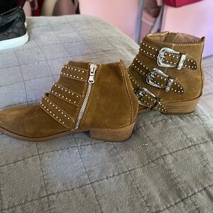 These are cute ankle boots.